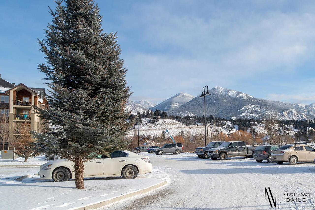 Rustic Modern 2 Bed 2 Bath With Lakeview Pool And Hot Tub Invermere Zewnętrze zdjęcie