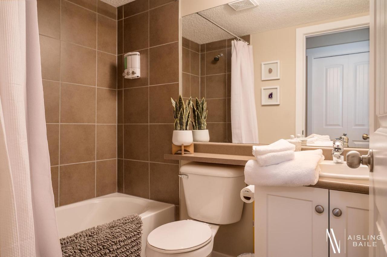 Rustic Modern 2 Bed 2 Bath With Lakeview Pool And Hot Tub Invermere Zewnętrze zdjęcie